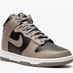 Nike Womens Black and brown High-Top Dunk Sneakers size 6. New condition. No box